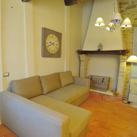 منزل ريفي Antico Borgo *
